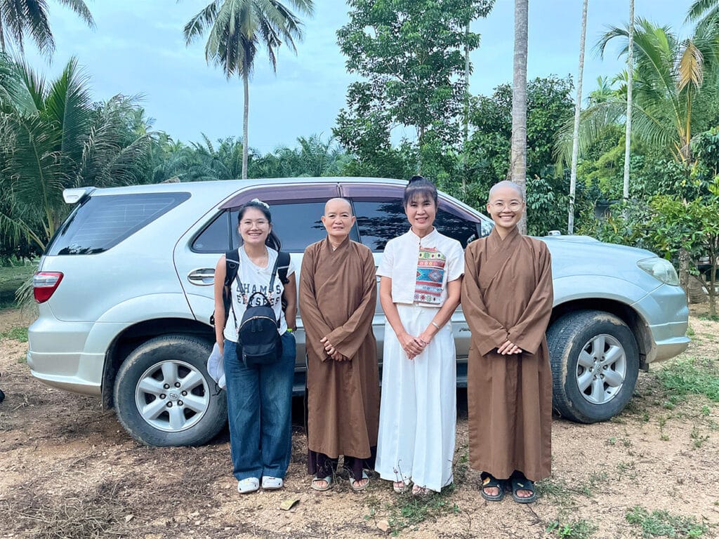 Thai People connect with Awakened Ones 11
